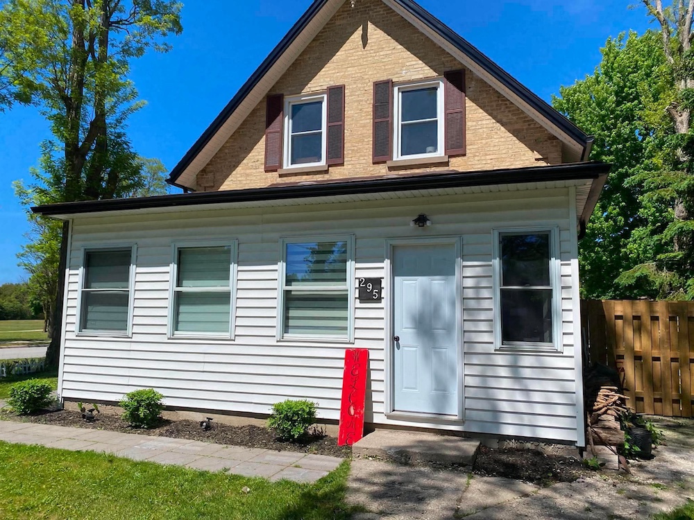 Park Side Cottage exterior